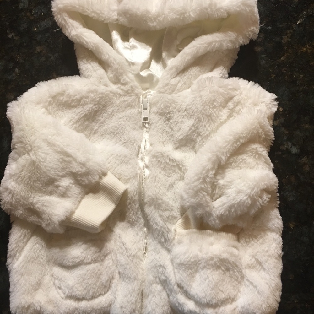 NWT Gymboree faux fur Coat in size 6-12 months - Picture 3 of 4